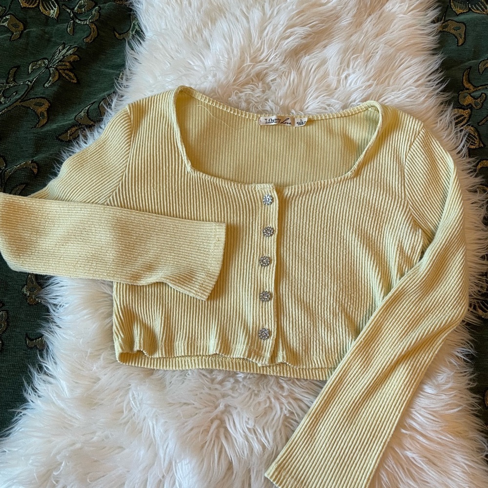 Women crop top